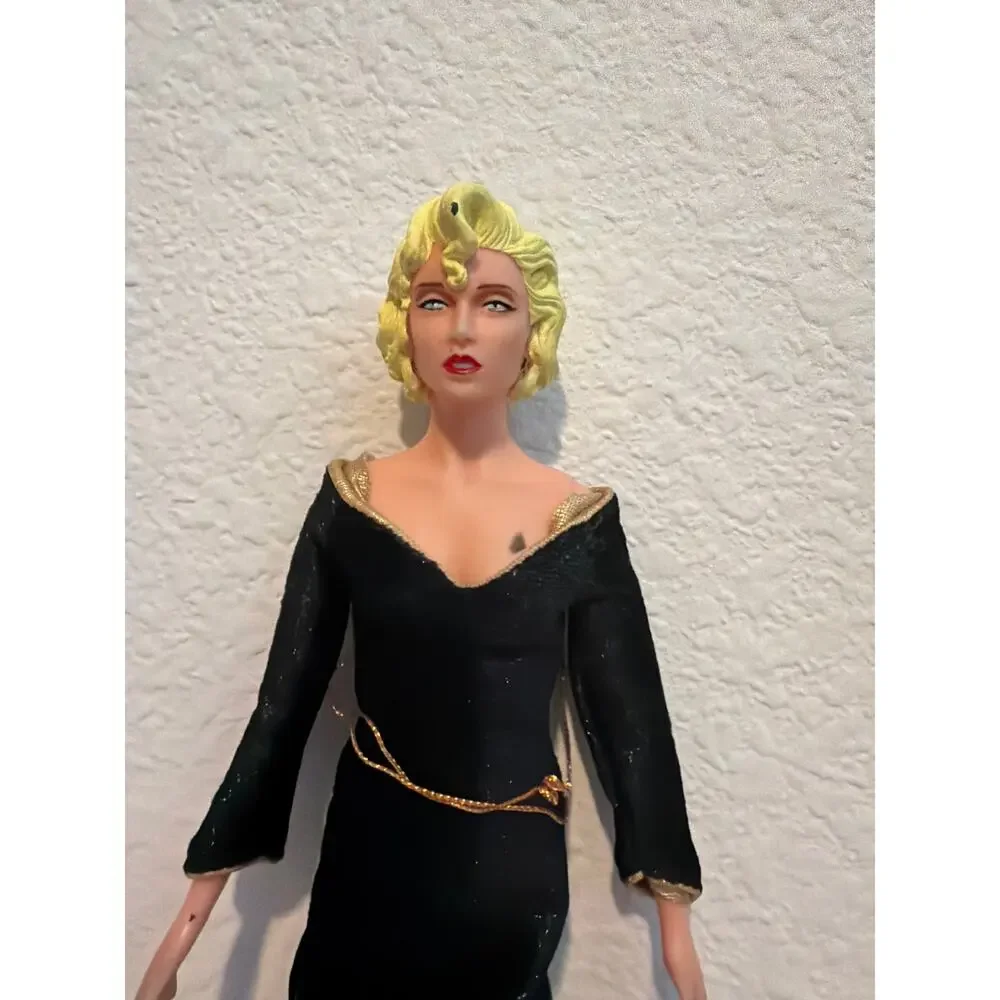 Vintage 1990s Applause Dick Tracy Collector Doll Breathless Mahoney Madonna 10”